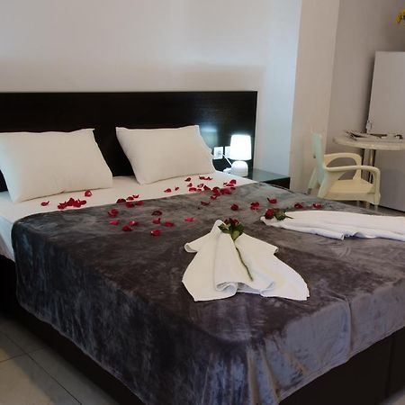 Polykratis Rooms Skiathos Town Room photo