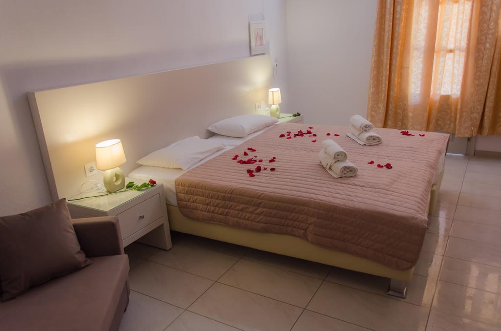 Polykratis Rooms Skiathos Town Room photo